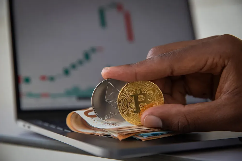 Convert Crypto to Fiat Currency: 7 Proven Methods for 2025